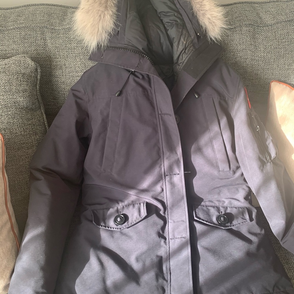 Make an offer! Brand New Canada Goose!